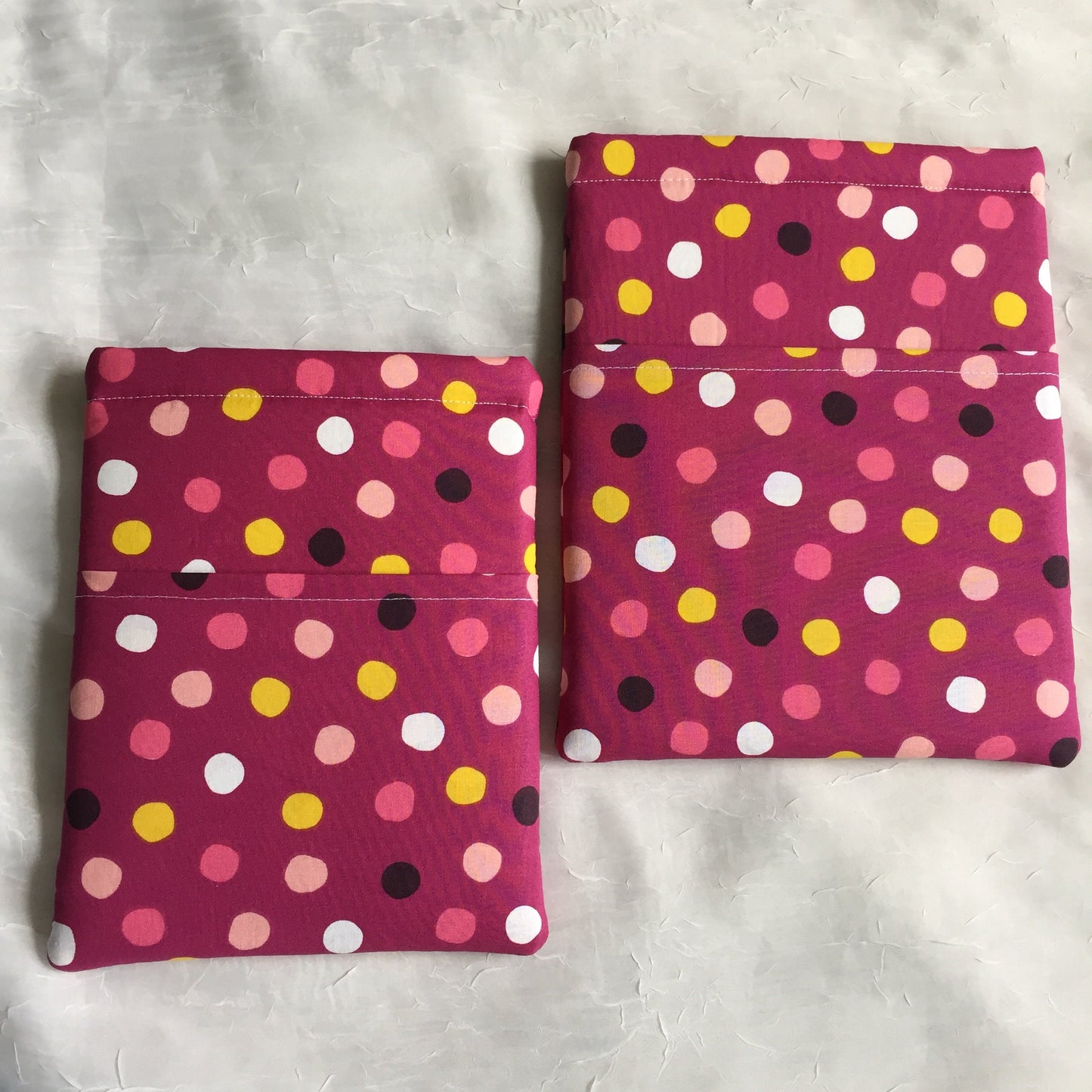 Maroon Polka Dots Padded Book Sleeve, Book Cozy with Pocket, Minimalist Style | Bookish Gift