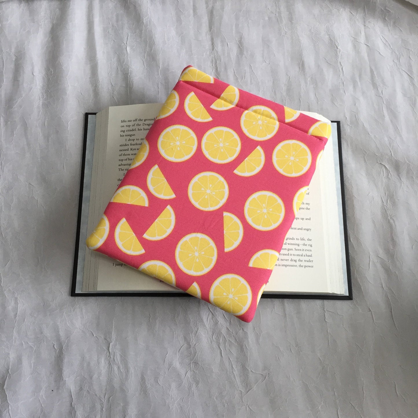 Pink Lemons Padded Book Sleeve, Summer Themed, Strawberry Lemonade, Beach Reading Accessory